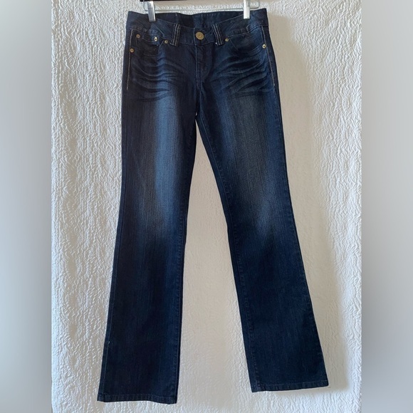 GUESS Low-Rise Bootcut Jeans NWOT - Picture 3 of 9